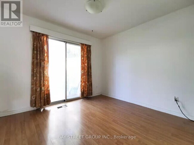 Photo - 97 Micmac Crescent