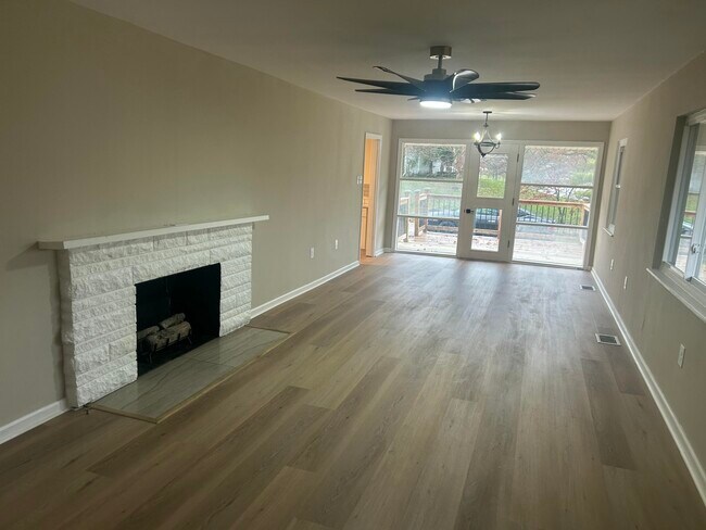 Photo - 104 Colby Hls Dr