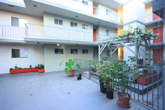 3600 Dimond Ave