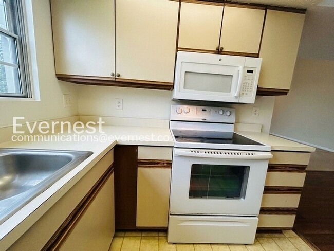 Photo - 107 Prosperity Ave SE