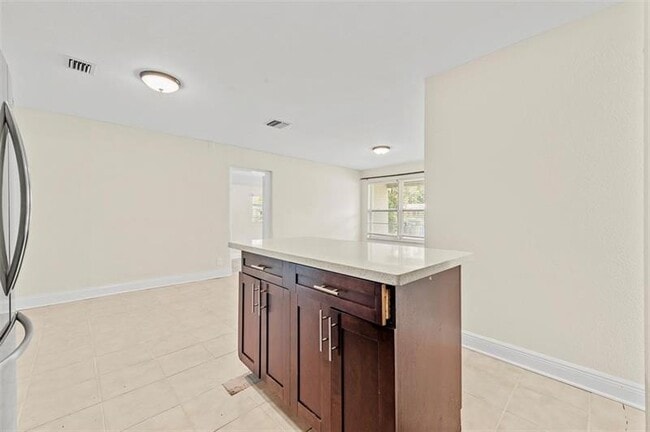 Building Photo - 1524 NW 18th Ct Rental