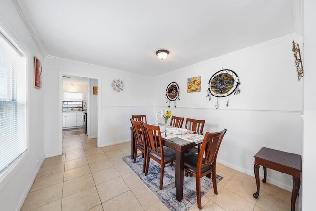Photo - 8041 Howard Dr