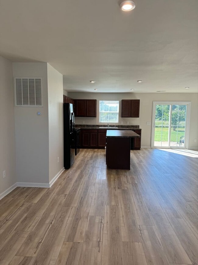 Photo - Price & Location!