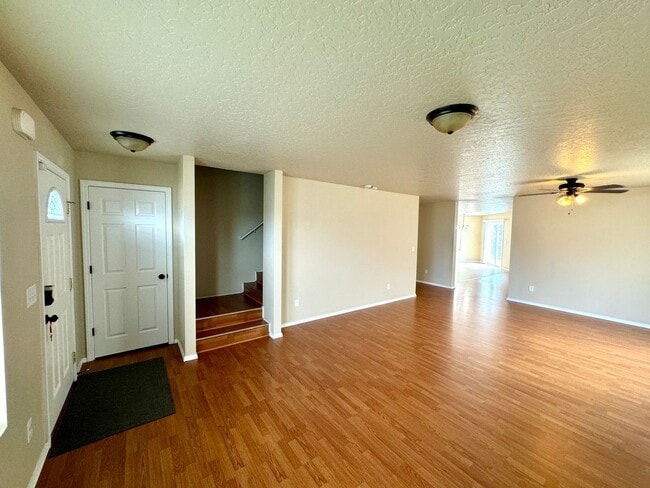 Photo - Spacious 5-Bedroom Home with 3-Car Garage in Nampa