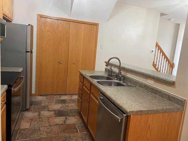 Photo - 17975 Cobblestone Way