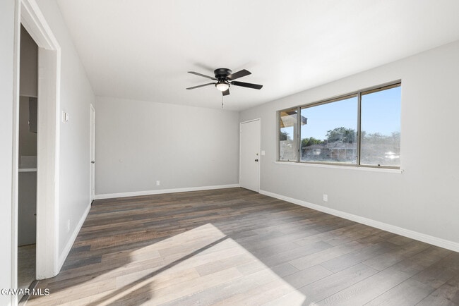 Photo - 45308 12th St W