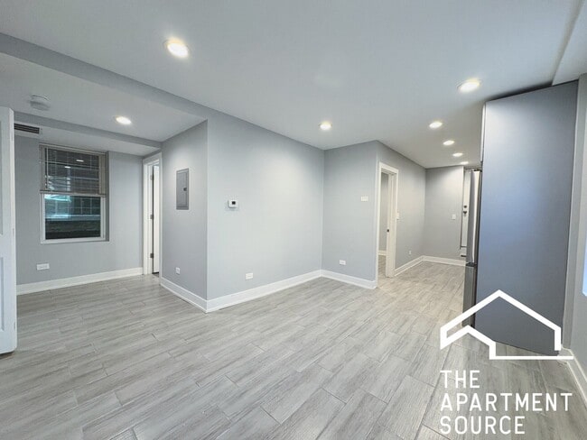 Photo - 926 W 32nd Pl Unit 926 West 32nd Pl