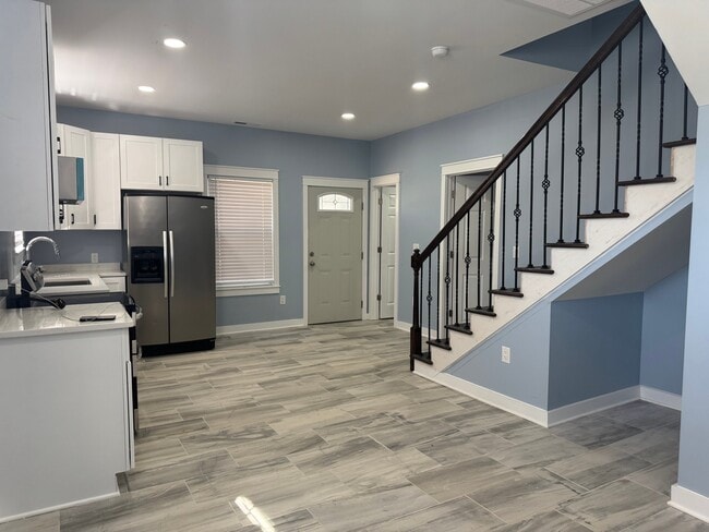 Photo - 1008 Rockland Cir SW