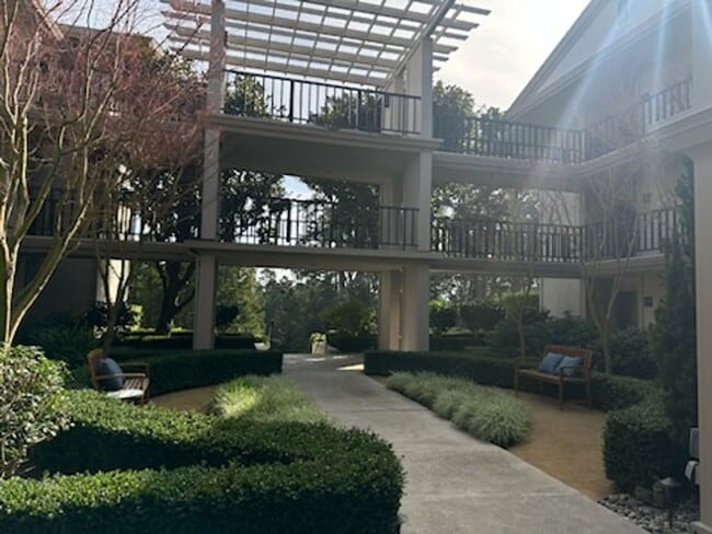 Building Photo - Great Condo Pebble Beach with Ocena Views