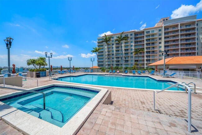 Photo - 3020 NE 32nd Ave Unidad 612