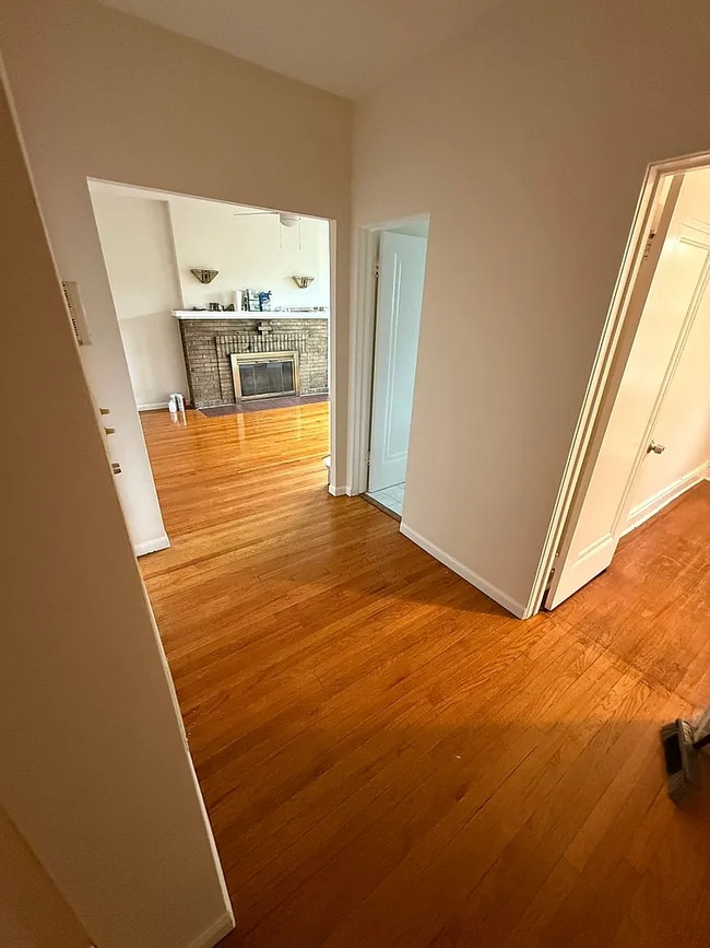 Building Photo - 214 Chicago Ave Rental