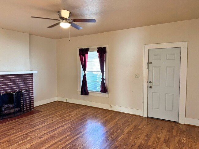 Photo - Cute 2 Bed 1 Bath Craftsman Home