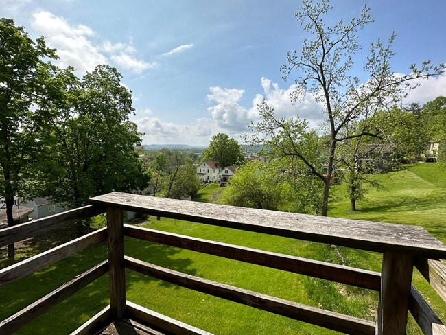 Photo - 111 Spring St Unit 111 Spring St-Apt A