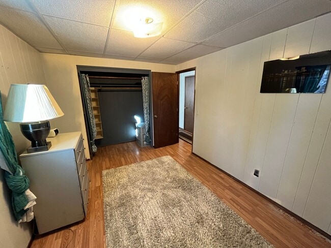 Building Photo - 3748 Swenson Ave Unit 4