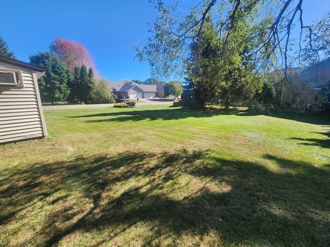 Photo - Charming 2bd Home in Roseville- Close to E...