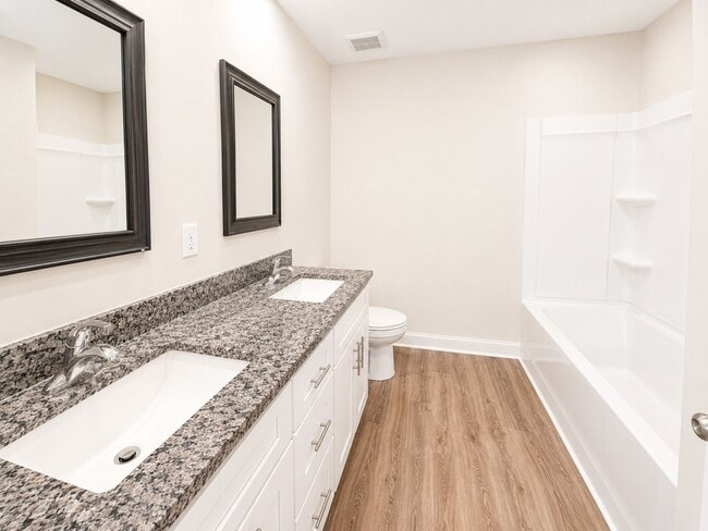 Photo - 523 Leland St