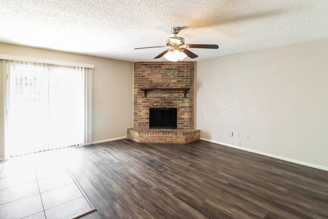 Photo - 521 Annapolis Dr