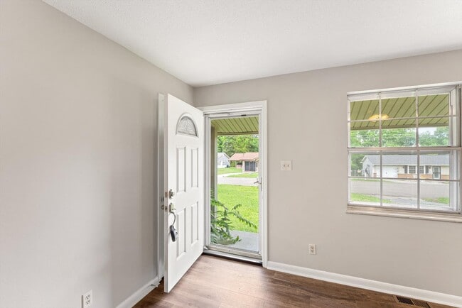 Photo - 7308 Meadowbrook Cir