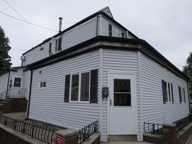 Photo - 45 Winchester St Unit 1