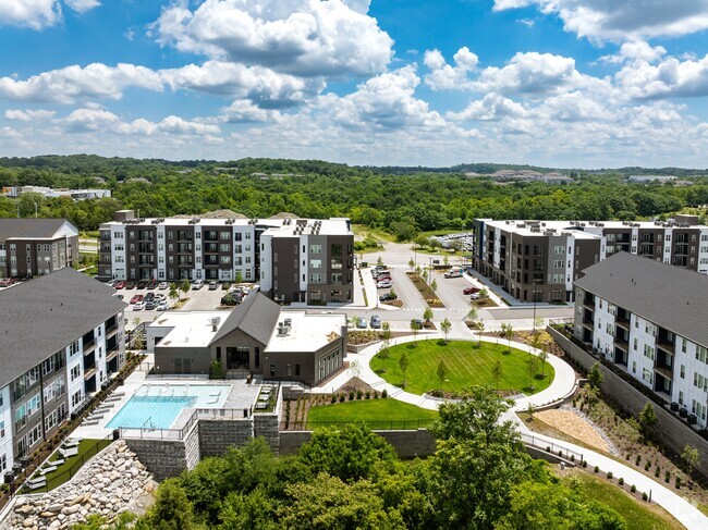 Building Photo - The Crossings Rental