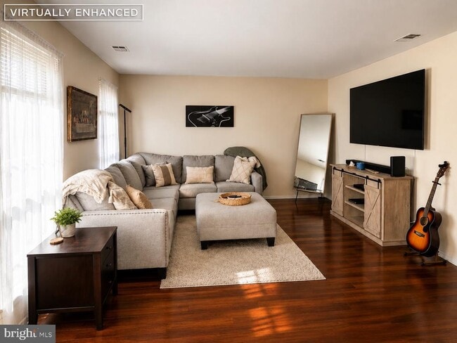 Photo - 181 Wyndham Pl