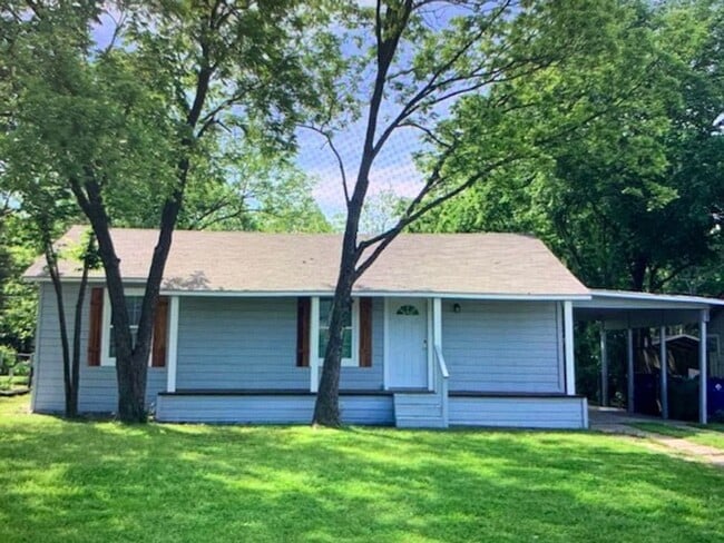 Photo - 321 Wilton Dr House