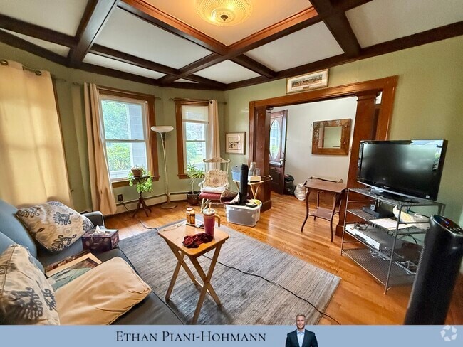 Building Photo - 28 Faneuil Rd Rental