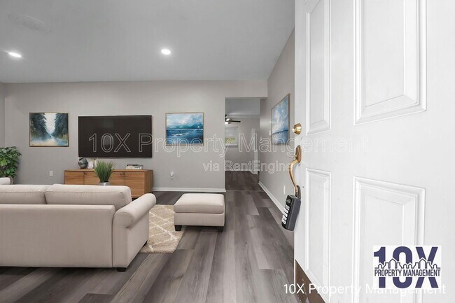 Photo - 2892 Longfield Rd