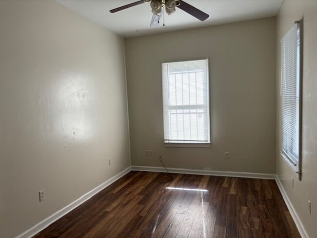 Photo - 2 bedroom 1 bath apartment with courtyard