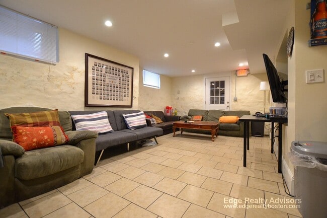 Photo - 16 Sawyer Ter Unit 2