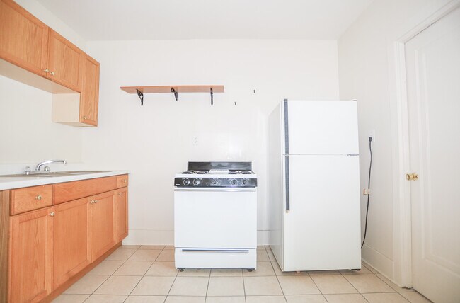 Photo - 1111 W Roscoe St Unit #27