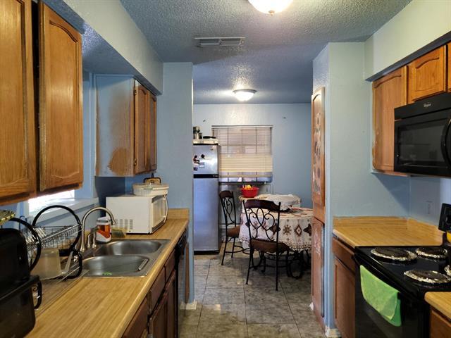 Photo - 3320 Green Ridge St