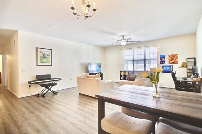 Photo - 4316 Colindale Rd