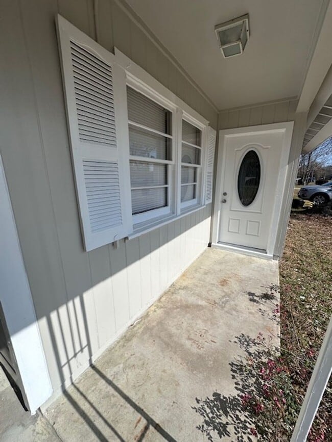 Photo - 1942 W Robin Ave