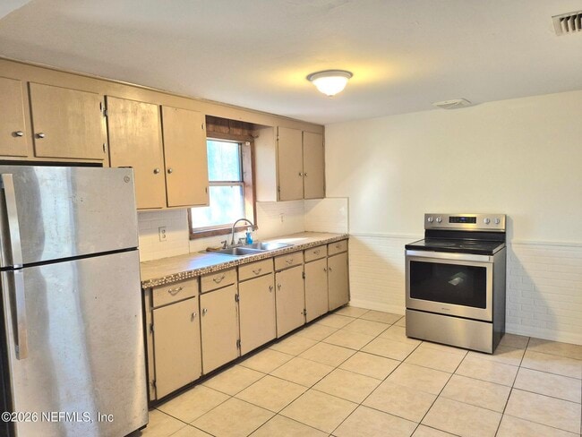 Photo - 5836 Sonora Dr W