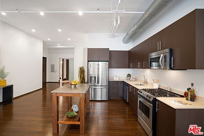 Photo - 1645 Vine St Unit 703