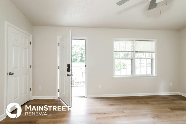 Photo - 3350 Rosemont Ave