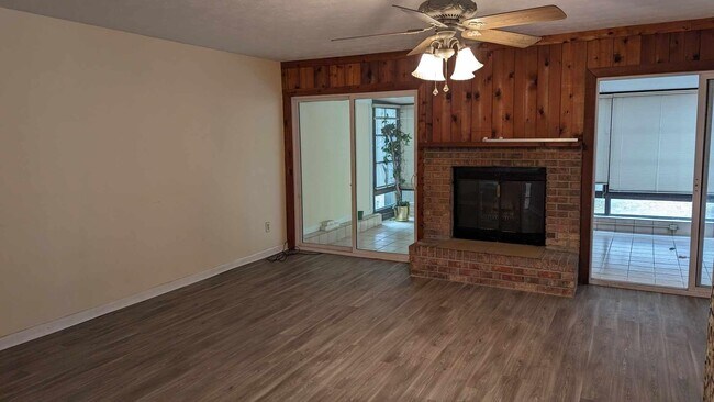 Photo - 113 Westwood Dr