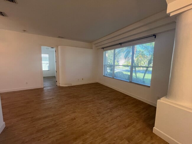 Photo - 1220 Hampstead Ln