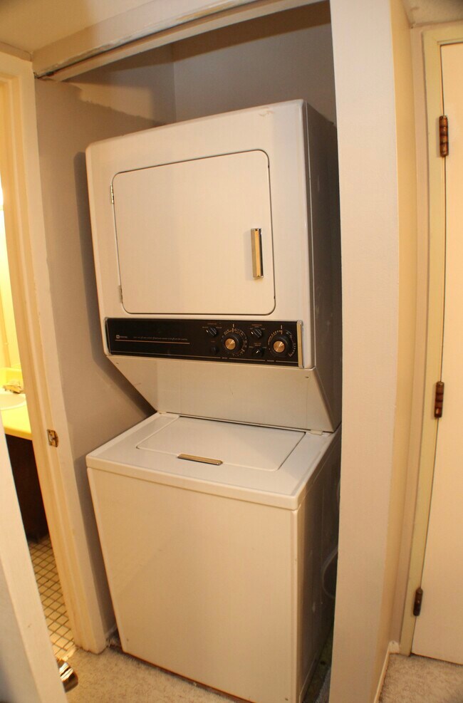 Photo - 910 Chestnut Hill Dr Unit H