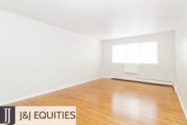 Photo - 1040 W Hollywood Ave