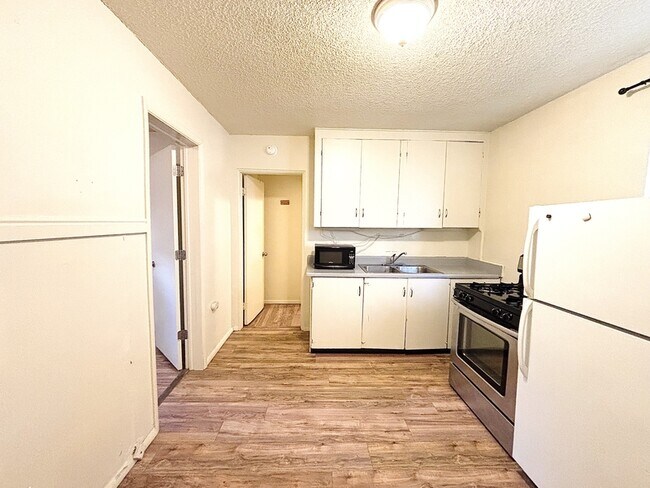 Photo - 560 S 600 E