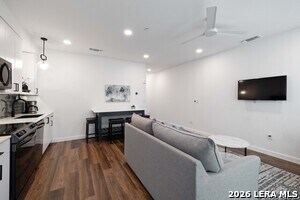 Photo - 2165 Gabriels Pl