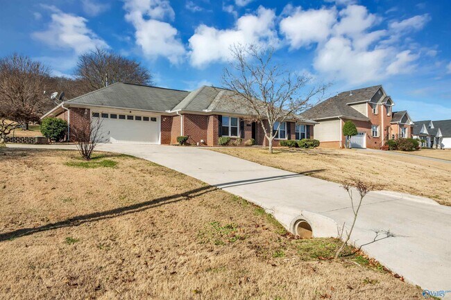 Photo - 212 Warfe Ct