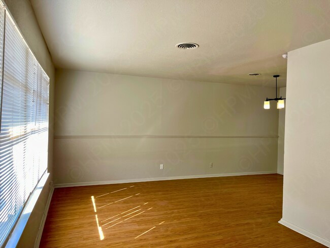 Photo - 4539 Eisenhauer Rd