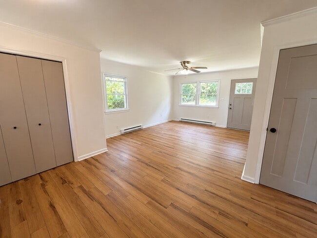 Photo - 3765 Longview Dr