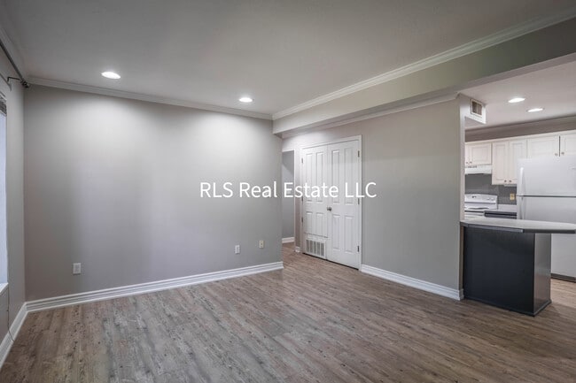 Photo - 1547 N Riverside Ave Unidad 54-C