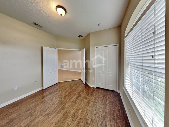 Photo - 910 Vaquero Ln
