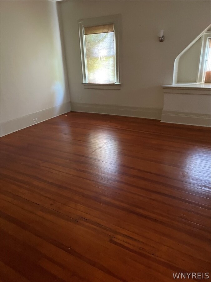 Photo - 721 W Ferry St