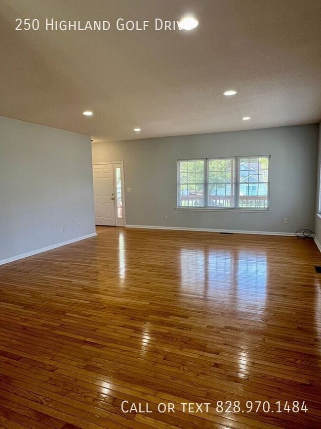 Photo - 250 Highland Golf Dr